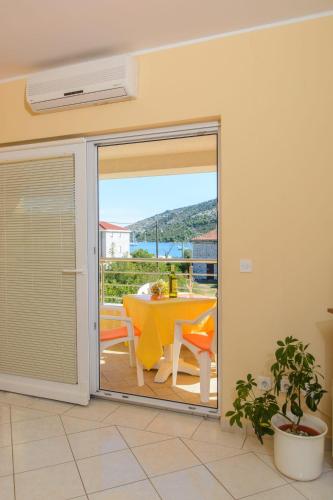 Apartments Anton - image 2