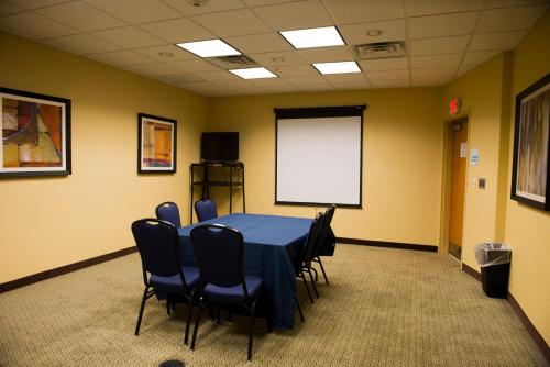 Holiday Inn Express Hotel & Suites Atlanta East - Lithonia an IHG Hotel - image 6