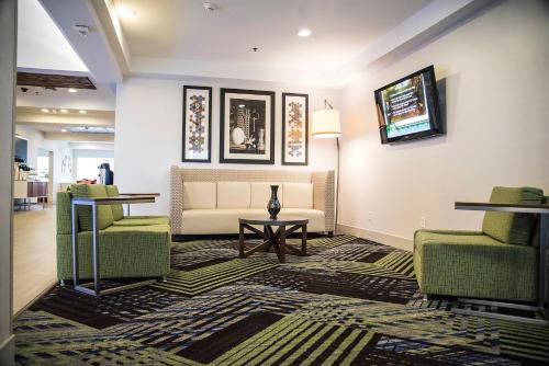 Facilities, Holiday Inn Express Hotel & Suites Alexandria in Alexandria (LA)