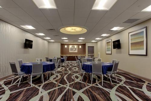 홀리데이 인 익스프레스 & 스위트 볼티모어 웨스트 - 캐턴스빌 바이 IHG - 회의실/연회장