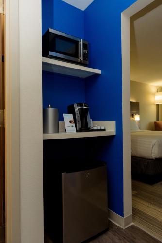 Holiday Inn Express & Suites McKinney - Frisco East, an IHG Hotel