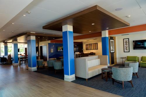 Holiday Inn Express & Suites McKinney - Frisco East, an IHG Hotel