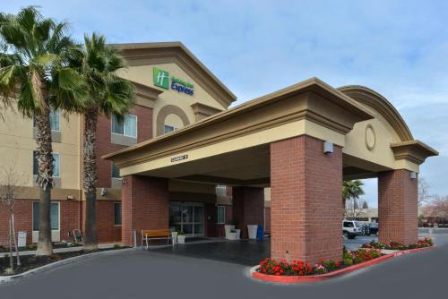Exterior view, Holiday Inn Express Woodland in Woodland (CA)