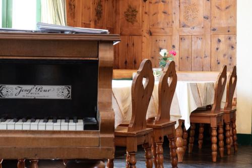 Étterem, Hotel Bergwirt Schonbrunn near Schönbrunni Állatkert