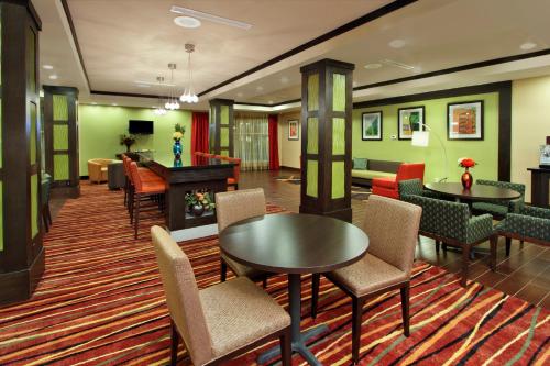 อาหารและเครื่องดื่ม, Holiday Inn Express & Suites Houston East - Baytown By IHG in เบย์ทาวน์ (TX)