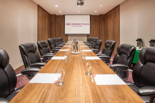 Crowne Plaza Airport by IHG