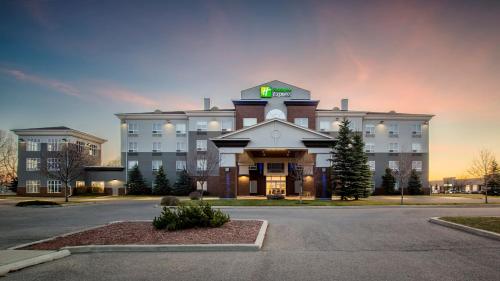 Holiday Inn Express Airdrie, an IHG hotel - Hotel - Airdrie