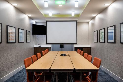 Holiday Inn Express Hotel & Suites Bartow By IHG - 회의실/연회장