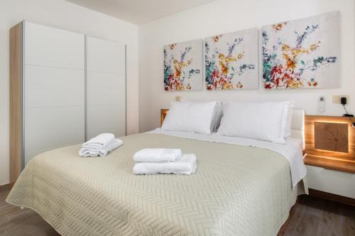 Villa Leona a luxury villa near Makarska heated pool - image 10