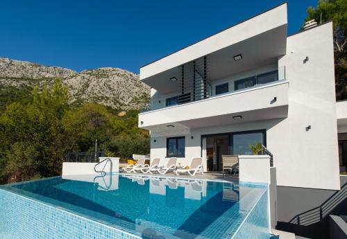 Villa Leona a luxury villa near Makarska heated pool - image 13