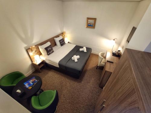 room detail thumbnail 0