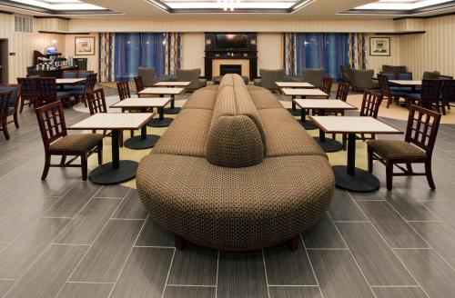 Étterem, Holiday Inn Express Hotel & Suites Austin South - Buda By IHG in Buda (Texas)