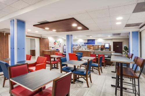 Food and beverages, Holiday Inn Express Hotel & Suites Clewiston in Clewiston (FL)