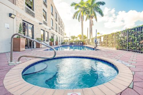 Holiday Inn Express Hotel & Suites Clewiston, an IHG Hotel