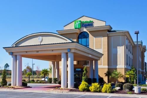. Holiday Inn Express Hotel & Suites Cordele North by IHG