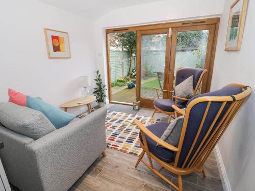 24 College Lane Stratford-upon-Avon - image 2