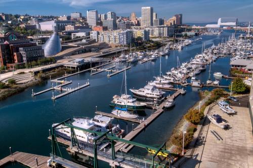 Holiday Inn Express & Suites Tacoma Downtown, an IHG Hotel