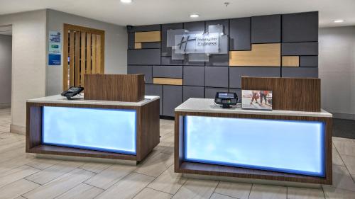 Holiday Inn Express & Suites Crossville, an IHG Hotel