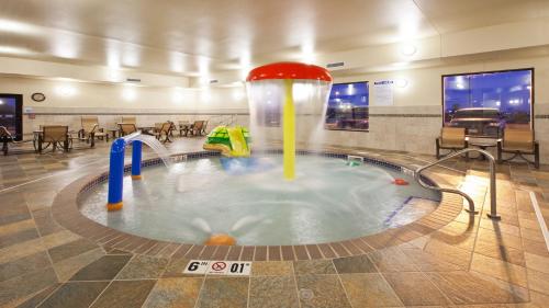Holiday Inn Express & Suites Sioux Falls Southwest By IHG - 수영장
