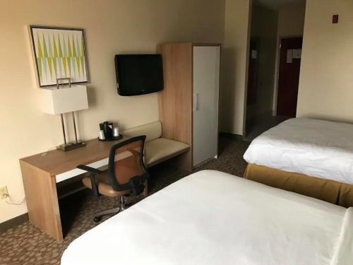 Holiday Inn Express Hotel & Suites Brookville an IHG Hotel - image 3