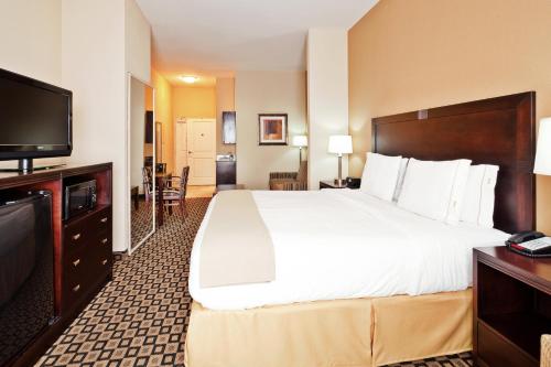 Holiday Inn Express & Suites Clovis, an IHG Hotel - image 9