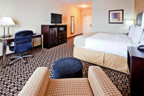 Holiday Inn Express & Suites Clovis, an IHG Hotel