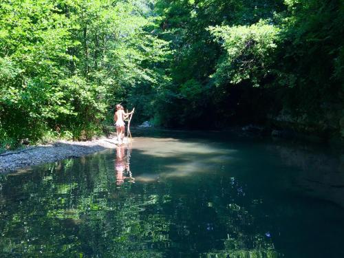 Les pieds dans l'eau: Gîte Vercors - Plage privée