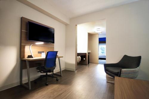 Holiday Inn Express Hotel & Suites Nashville Brentwood 65S in Brentwood, USA