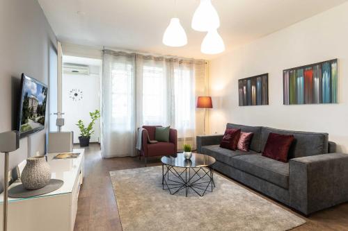 Modern Apartment near Faculty of El Engineering - image 2