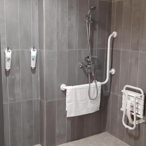 ibis Arles - image 2