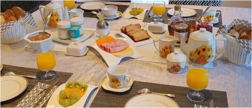 อาหารและเครื่องดื่ม, Les Centauris in เทรเบอร์เดน