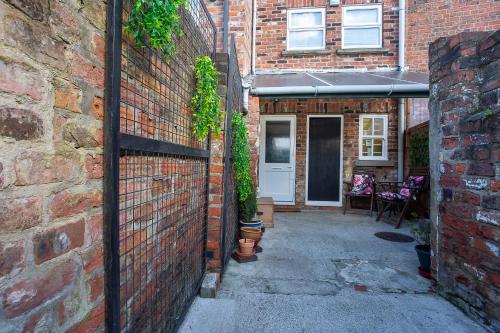 Picture of Courtyard Apartment