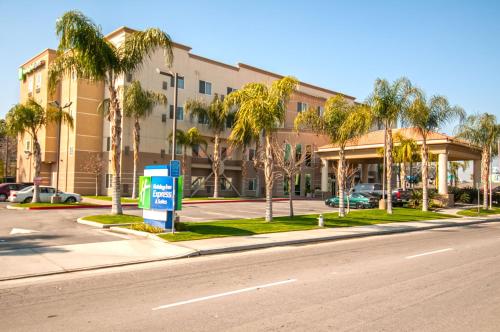 luxury hotels in Bakersfield