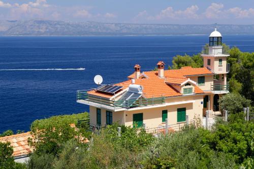 Unique seaside villa with pool - Accommodation - Vela Luka