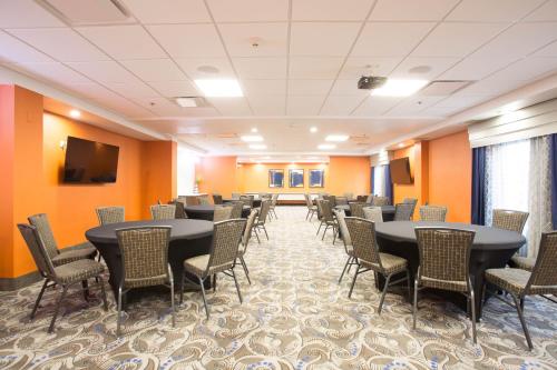 Holiday Inn Express & Suites Nashville Southeast - Antioch, an IHG Hotel