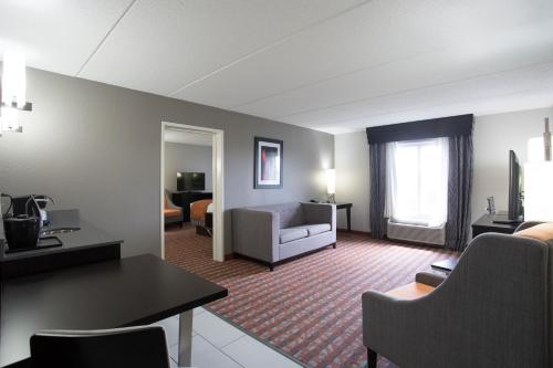 Holiday Inn Express & Suites Nashville Southeast - Antioch, an IHG Hotel