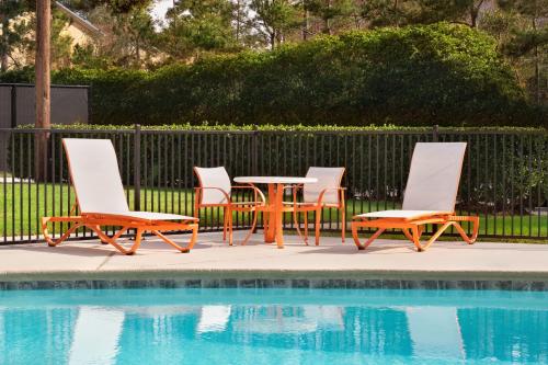 Swimming pool, Holiday Inn Houston Intercontinental Airport By IHG in North Houston