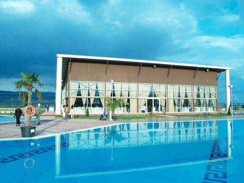 수영장, Ioannou Resort in 프톨레마이다