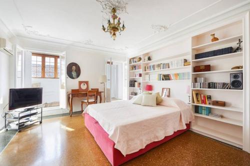 Ca' Fenice charming apartment in San Marco sleep 7 - main image