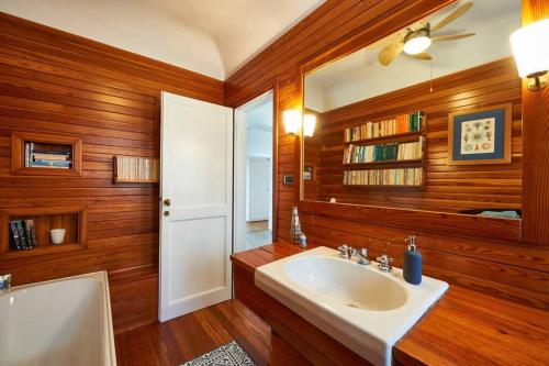 Ca' Fenice charming apartment in San Marco sleep 7 - image 9