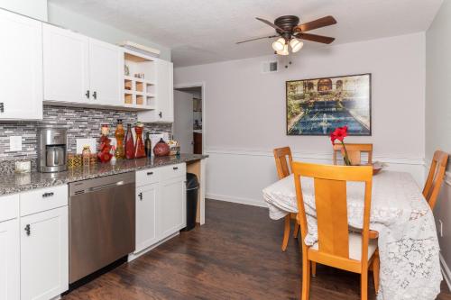 CASA TRANQUILA - WHOLE 4 bed 3.5 bath house
