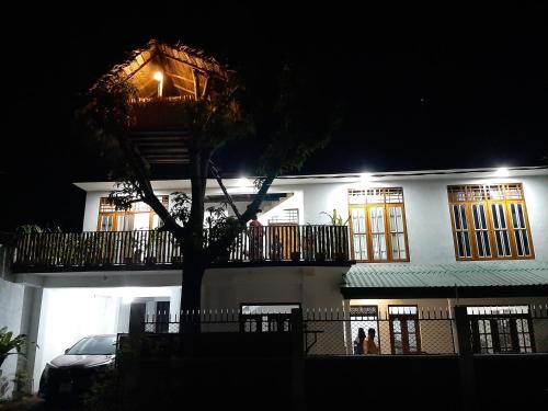 Mangohut Joy, Anuradhapura
