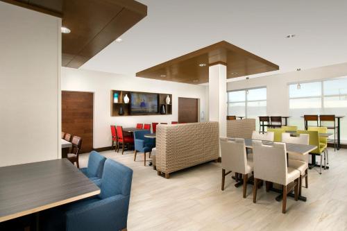 Holiday Inn Express & Suites New Braunfels an IHG Hotel - image 10