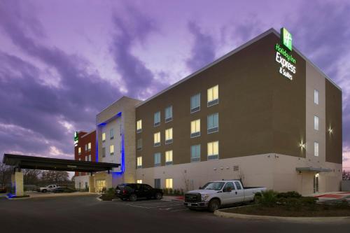 Holiday Inn Express & Suites New Braunfels, an IHG hotel - Hotel - New Braunfels