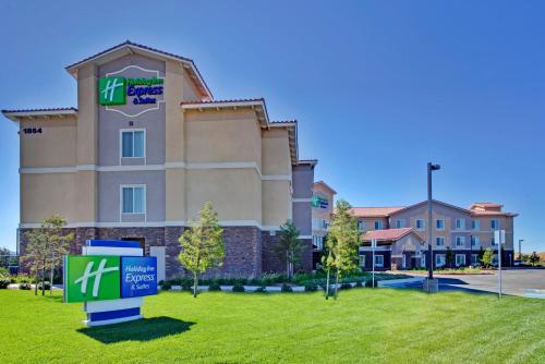 Exterior view, Holiday Inn Express Hotel & Suites Beaumont - Oak Valley in Beaumont (CA)