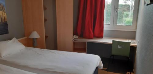 ibis Arles - image 5