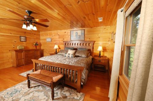 Majestic Manor Cabin - image 6