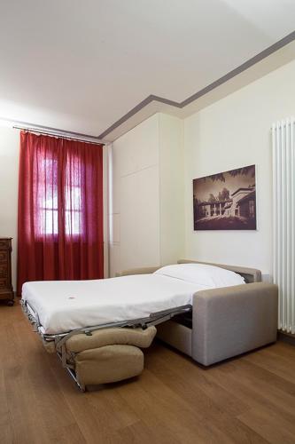 Borromeo Rooms Bed & Living