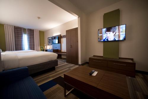 Holiday Inn Express Hotel & Suites Lexington-Downtown University By IHG in Virginia Ave