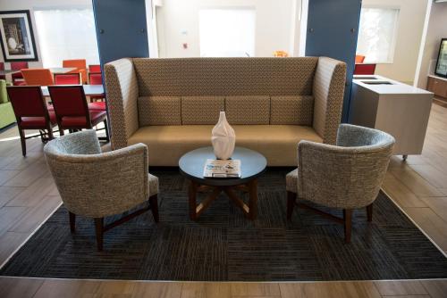 Holiday Inn Express Hotel & Suites Lexington-Downtown University by IHG in Lexington, USA